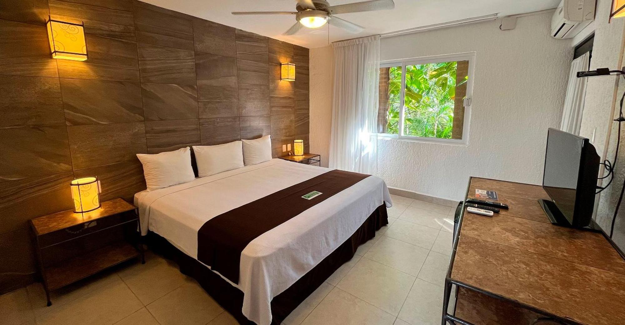 Tukan Hotel Playa del Carmen